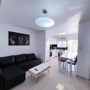  בית נופש Royal House